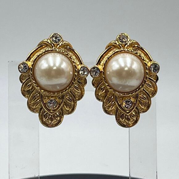 Vintage KJL for Avon "Renaissance Collection" Faux Pearl Clip On Earrings - Picture 1 of 15